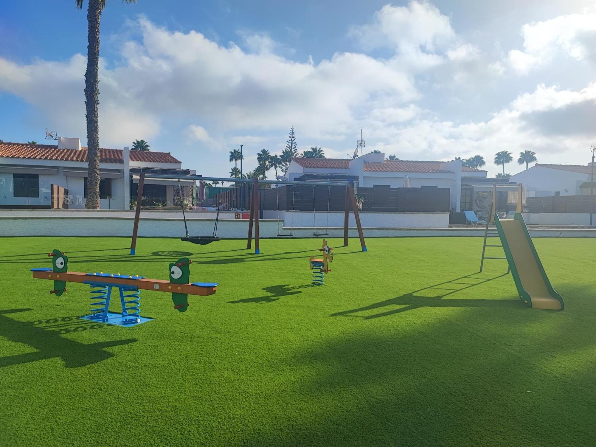 Bungalow Maspalomas Golf Con Jacuzzi, Piscina Y Jardin San Bartolomé Ngoại thất bức ảnh