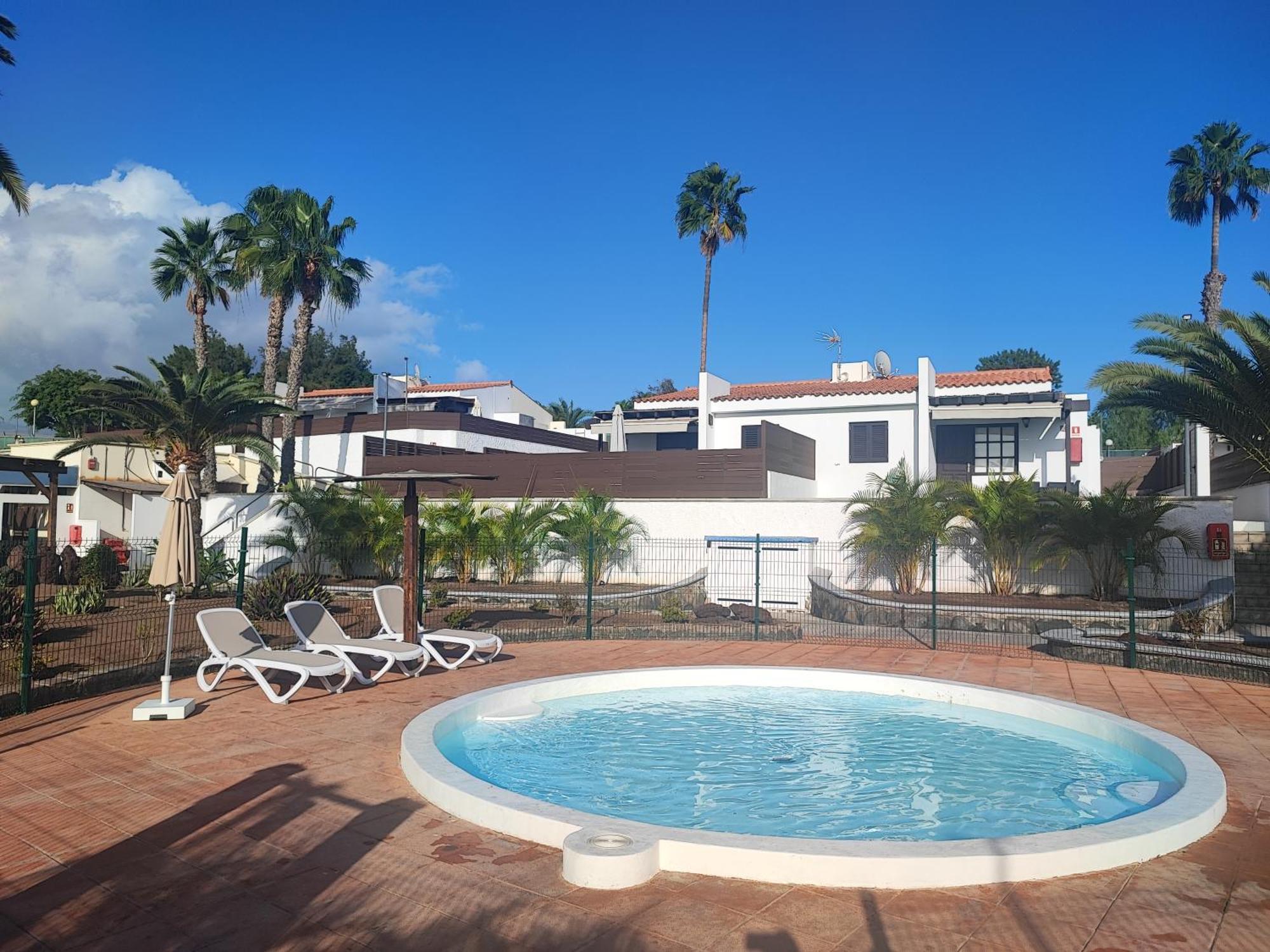 Bungalow Maspalomas Golf Con Jacuzzi, Piscina Y Jardin San Bartolomé Ngoại thất bức ảnh